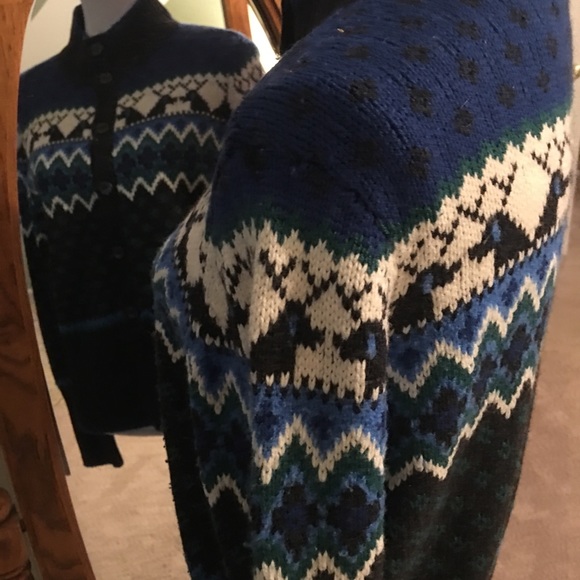 Gorgeous ski sweater by Liz Claiborne - Picture 4 of 4